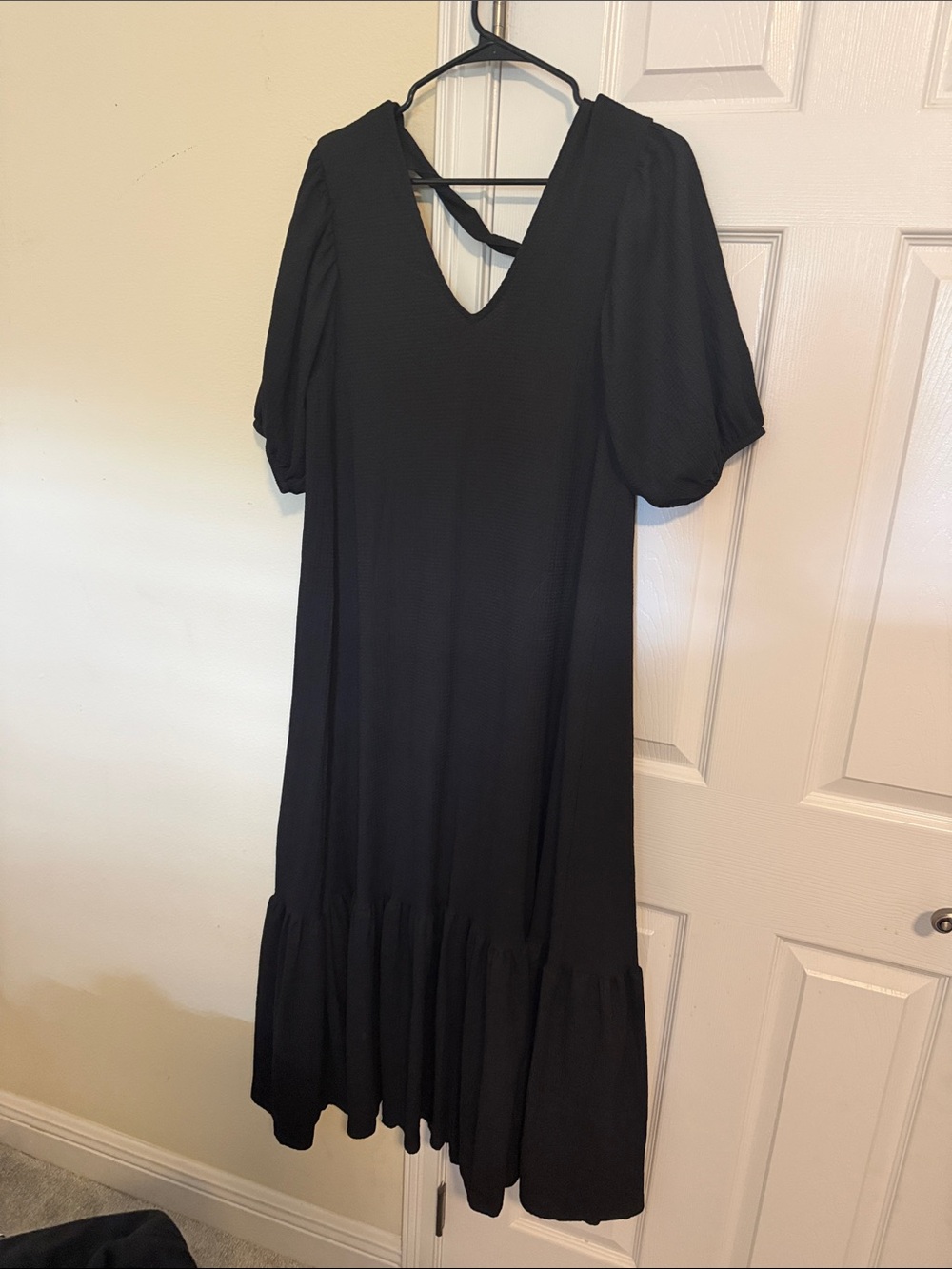 H&M Black V-Neck Puff Sleeve Midi Dress